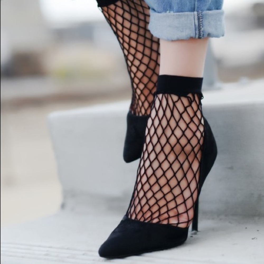 2 For 13 Retro-inspired Fishnet Crew Socks